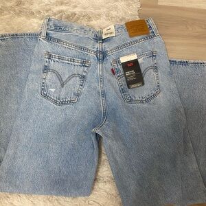 Levis Ribcage Super High Rise wide Leg
Size 28x30